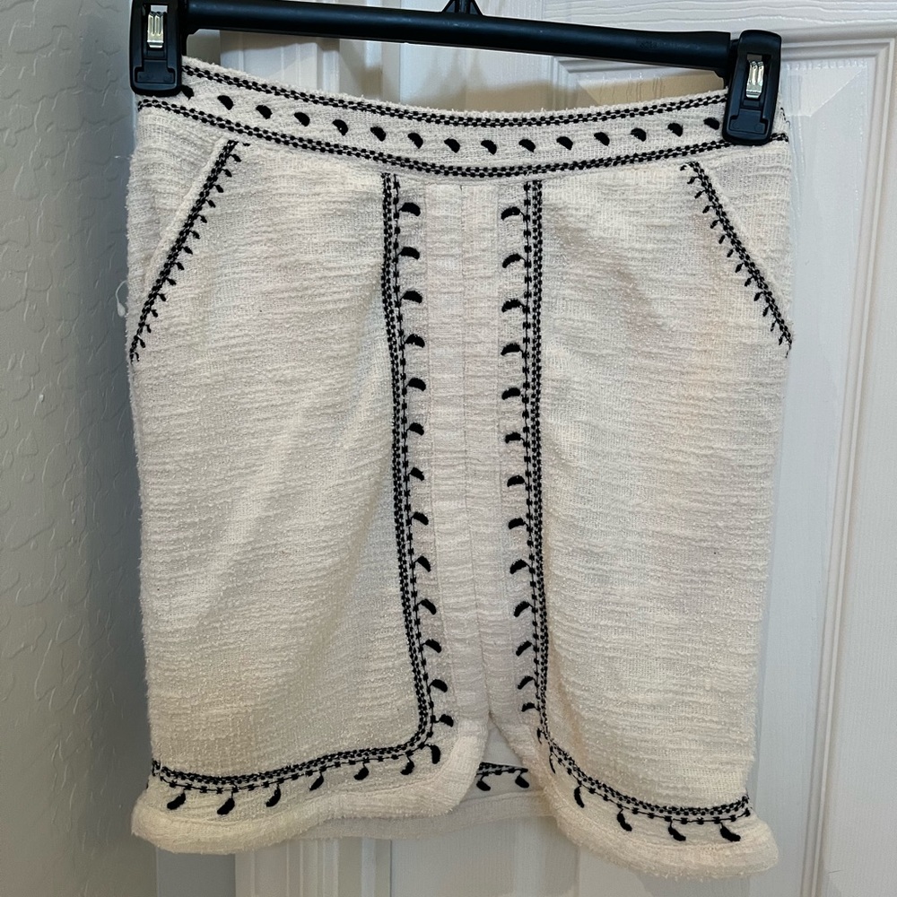 🔥SOLD🔥 EUC Anthropologie Tweed Skirt White and Black XS